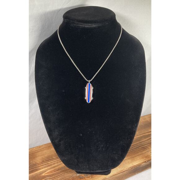Vintage 1979 Avon Silver Skateboard Pendant Chain Necklace 16.5” - Picture 2 of 10